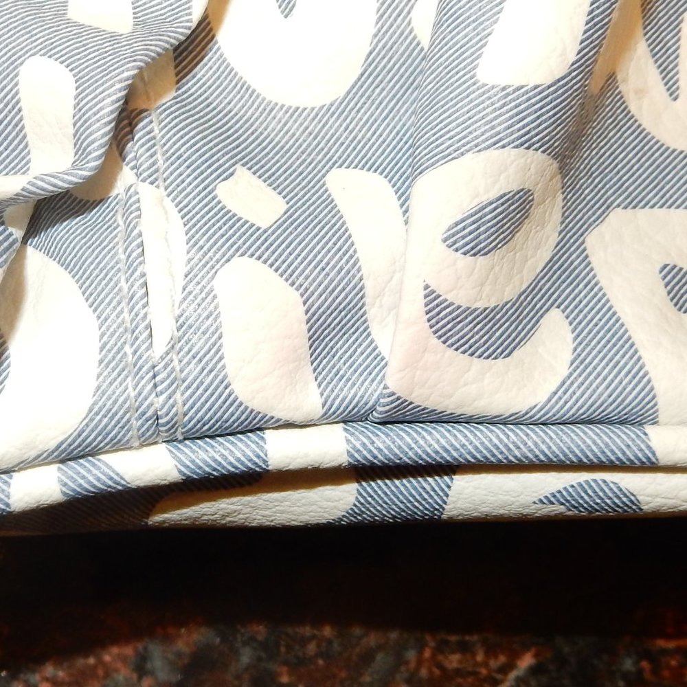 tote - Picture 6 of 7